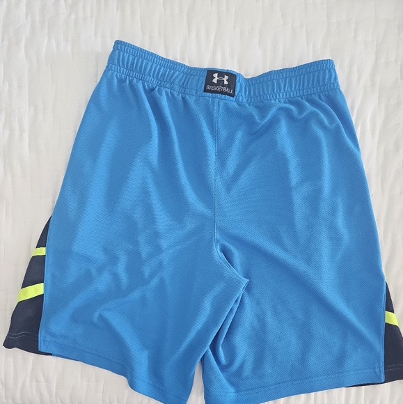 Under Armour Basketball Shorts - Picture 2 of 4
